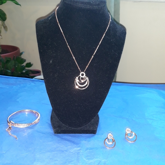 Necklace, earring, bracelet - Picture 2 of 7